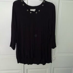 Hi low hem black top. EUC